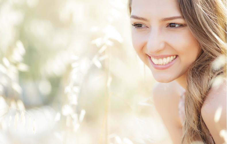 笑顔の女性 | 出会い系の虎