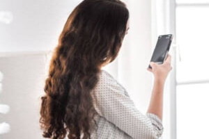 体験談をもとにハッピーメールで爆乳女子の見つけ方、出会うコツ、注意点を解説