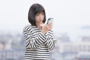 ハッピーメールでいきなりLINE交換を提案してくるのは業者？連絡先交換のコツ