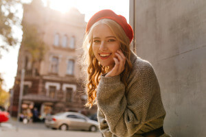 マッチングアプリで電話は有効？誘い方や話す内容、脈ありサインを紹介